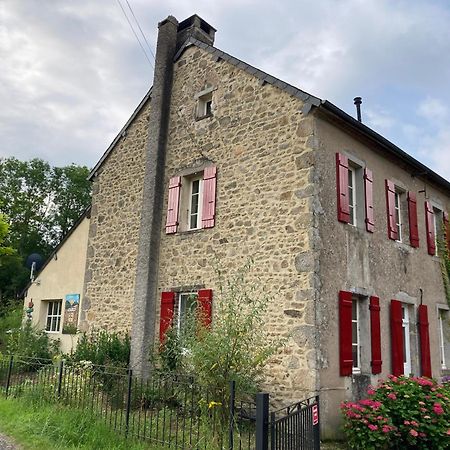 Haute Dône, een vakantiehuis met 2 slaapkamers, rust en natuur Luzy Buitenkant foto