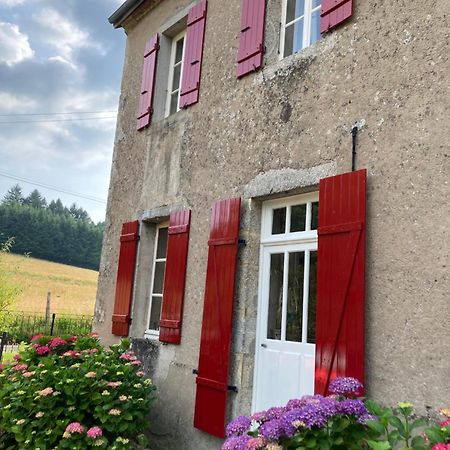 Haute Dône, een vakantiehuis met 2 slaapkamers, rust en natuur Luzy Buitenkant foto