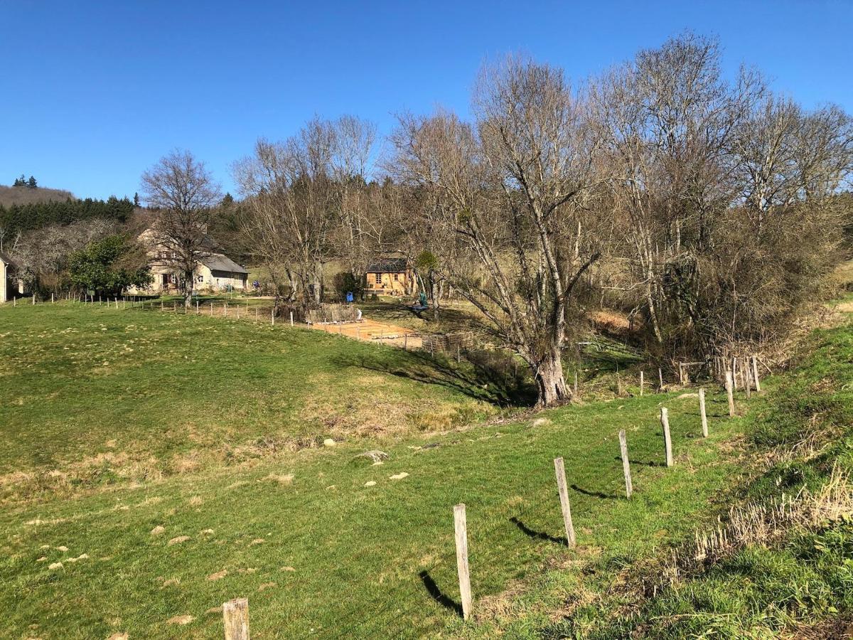 Haute Dône, een vakantiehuis met 2 slaapkamers, rust en natuur Luzy Buitenkant foto