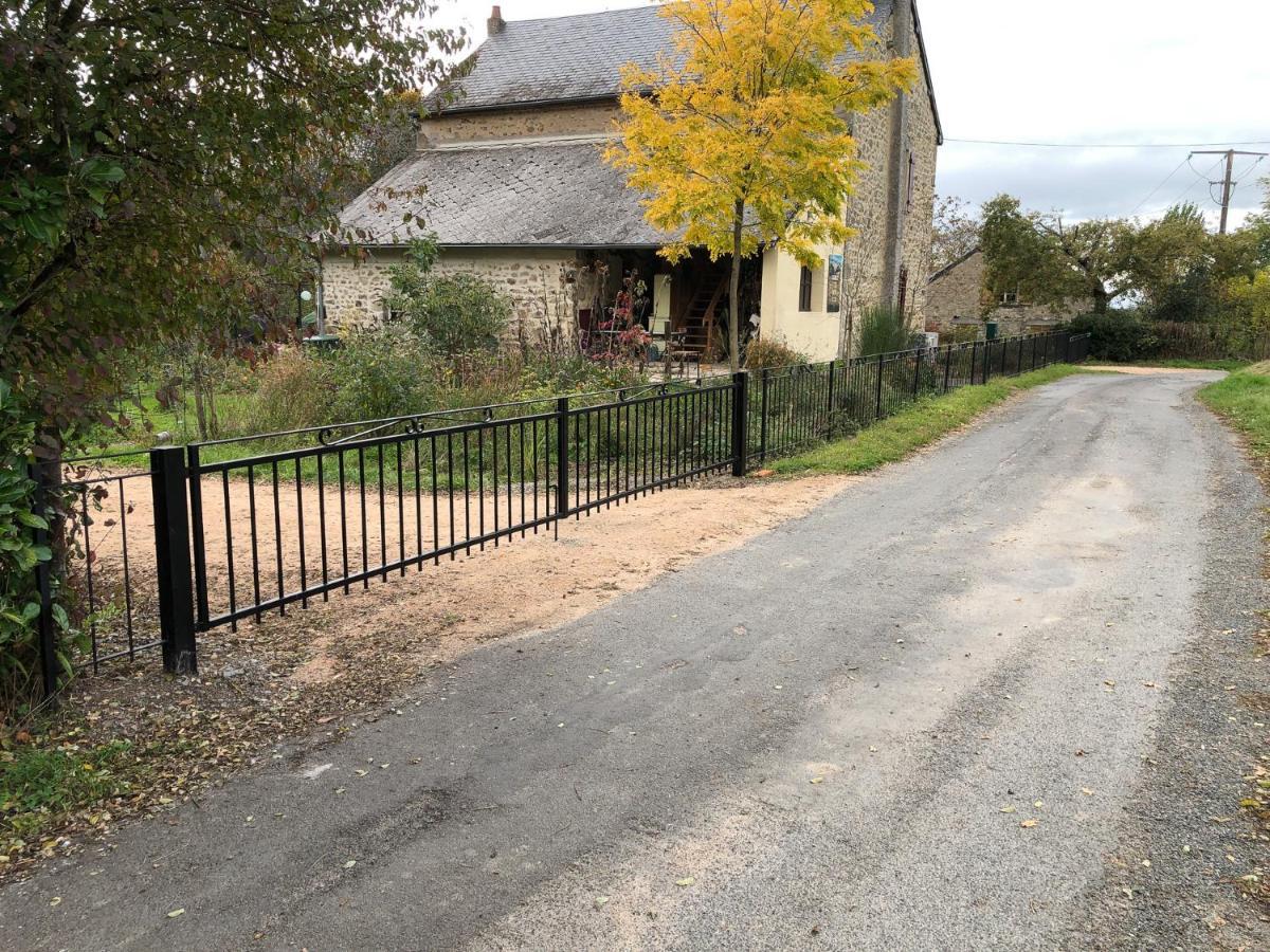 Haute Dône, een vakantiehuis met 2 slaapkamers, rust en natuur Luzy Buitenkant foto